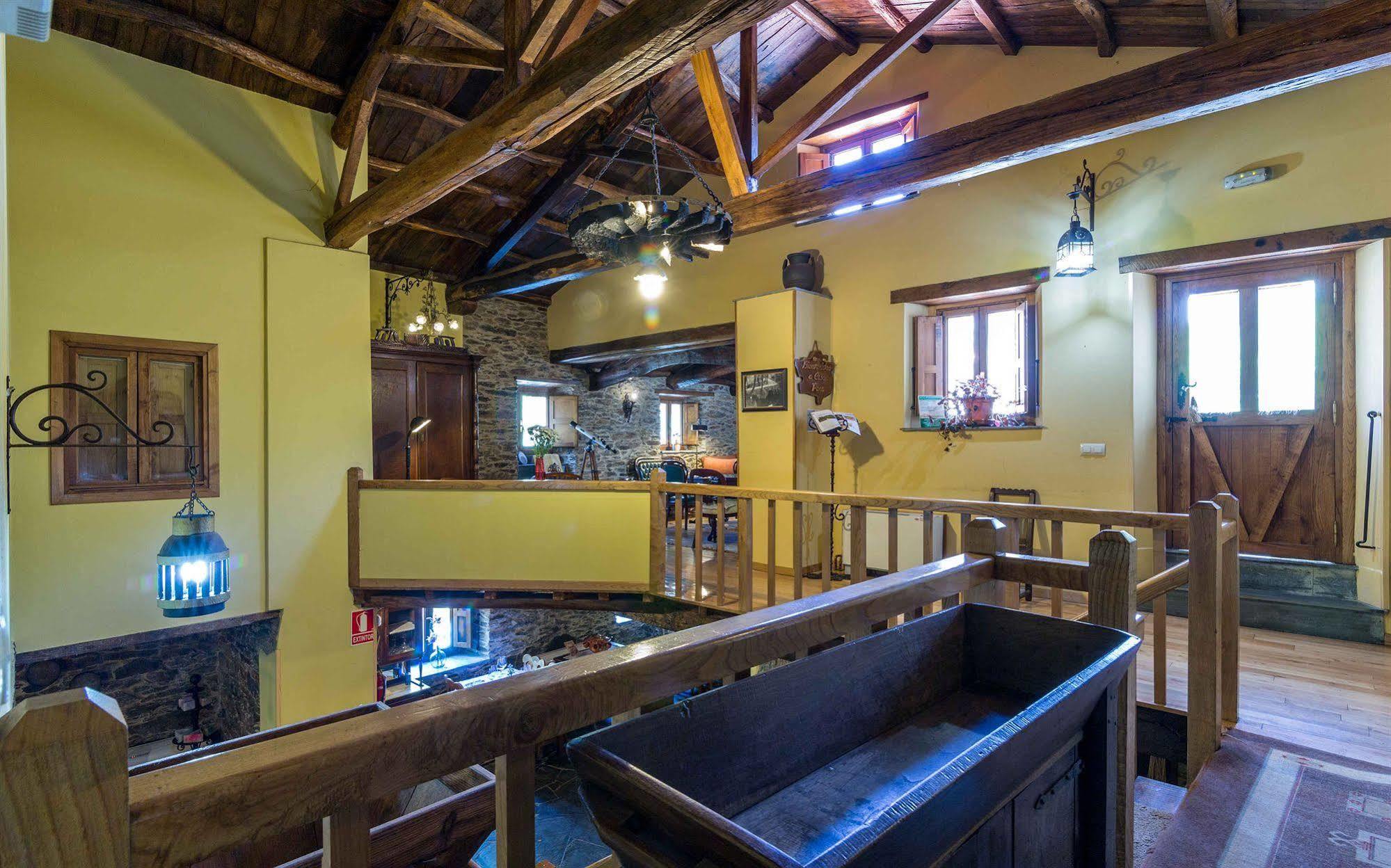 O Muino De Pena Hotel O Pino Kültér fotó